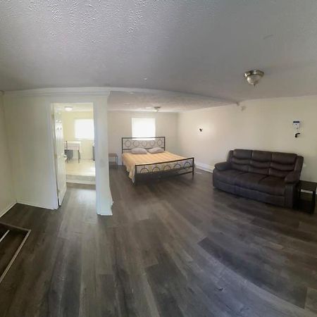 Charming 3-Bed, 1,5 Bath Home - Entire Space Just For You! 古德利茨维尔 外观 照片
